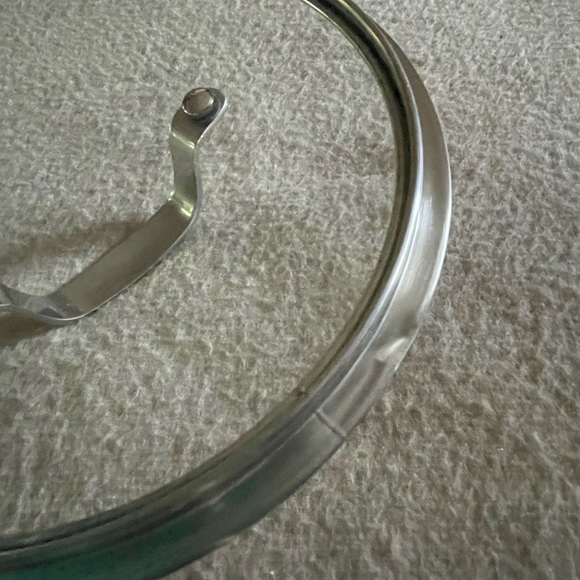 Stovetop Pot Glass Lid
Small Dent in Lip Area
See pictures for measurements - Picture 9 of 11